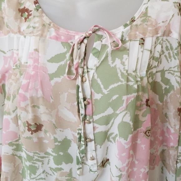 Charming charlie cute peasant top - Picture 2 of 4